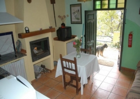 Sala de estar sur con chimenea