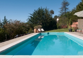 Piscina en la finca