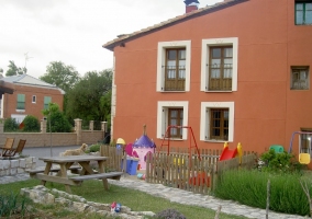 Fachada Casa Rural El Cauce