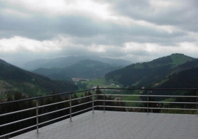 Terraza amplia con vistas a la montaña