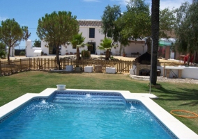 Piscina con escaleras