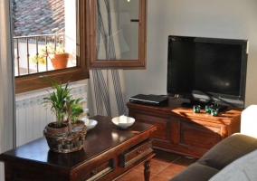 Salón segunda planta con tv