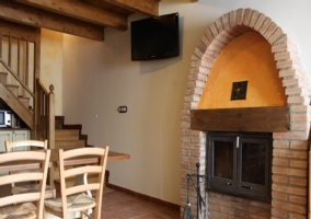 Cocina con muebles blancos
