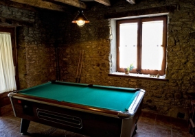 Billar y ventana