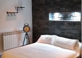 Dormitorio con jacuzzi