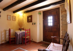 Jardín con barbacoa