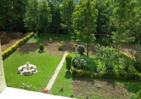 Vista aérea del jardín desde la casa