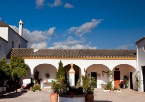 Fachada principal del cortijo