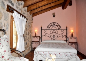 Dormitorio de matrimonio abuhardillado