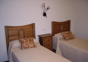 Habitación con cama de matrimonio