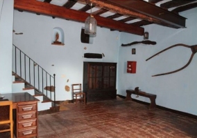 Sala de estar con decoración tradicional