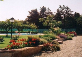 Vistas del jardín con flores