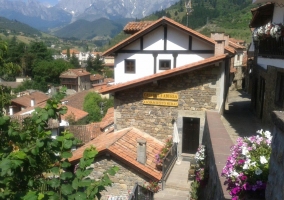 Vista de la entrada al alojamiento