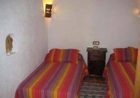 Habitación con cama de matrimonio