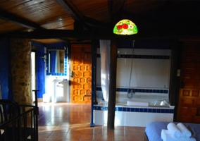 Aseo junto al dormitorio de la vivienda