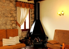 Sala con chimenea