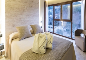 Dormitorio con vistas