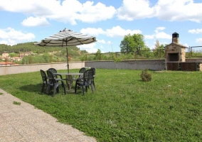 Mobiliario del jardín en la parte exterior de la vivienda