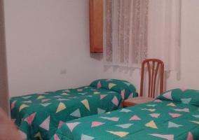 Dormitorio verde 