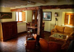 Dormitorio con camas individuales
