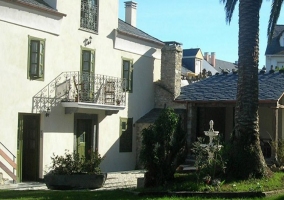 Jardín interior con fuente