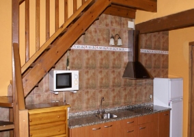 Cocina y escalera