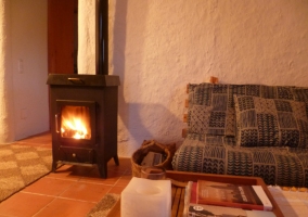 Cocina y mesa comedor