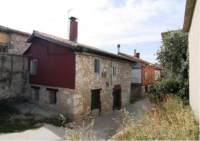 Cocina con horno antiguo en la casa rural