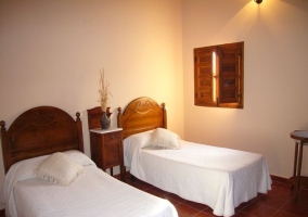 Dormitorio doble con baño 2