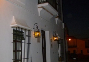 Acceso a la casa por la noche