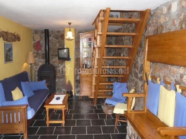 Casa azul casa engracita en valle de lago (asturias)