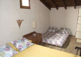 Casa con fachada roja
