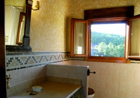 Baño amarillo