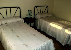 habitación doble amarillo