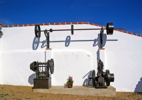 Puerta de acceso al aparcamiento