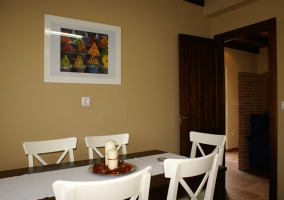 Sala de estar con sillones en negro