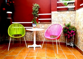 Sillones en terraza apto. d 4 