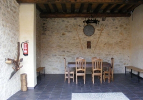 Sala de reuniones y chimenea