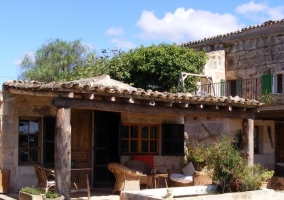 Cocina encanjada en un espacio independiente