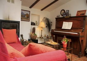 Piano y decoración artesanal