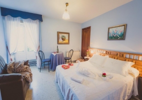 Habitación de matrimonio con baño