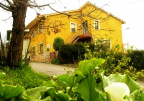 Dormitorio de matrimonio y ventana