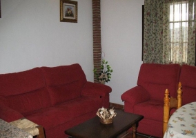 Salón comedor con sofás