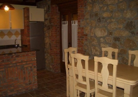 Salón con chimenea