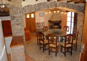 Sala de estar con chimenea