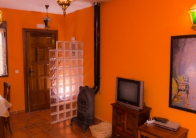 Salón comedor de la casa azul