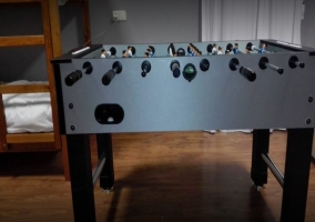 Futbolín en la habitación