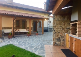 La casa y balcones