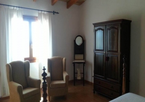 Habitación con cama de matrimonio