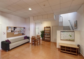 Amplio albergue con patio